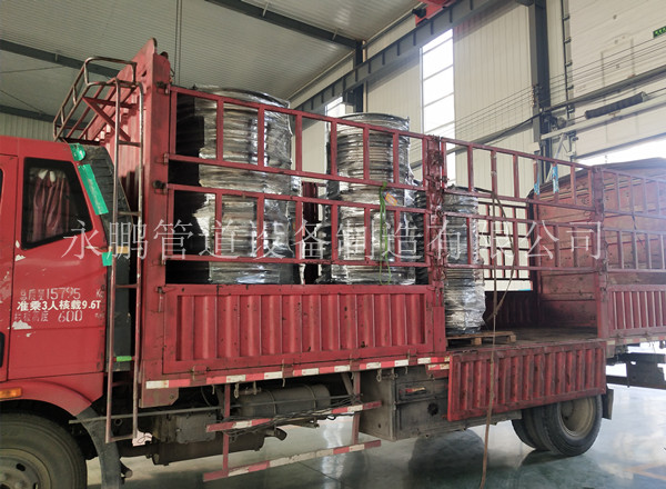 法兰波纹补偿器